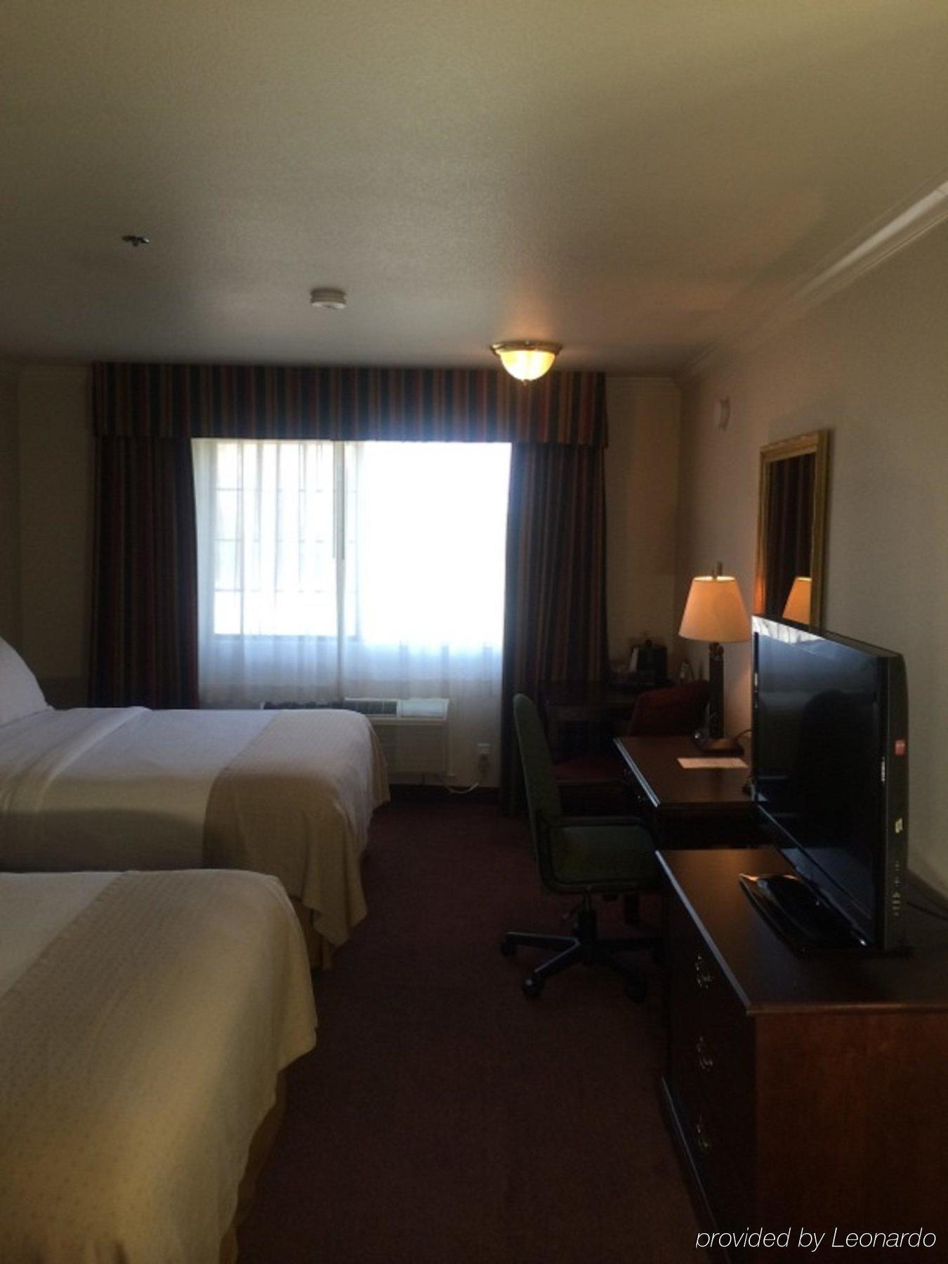 Holiday Inn Selma - Swancourt Екстериор снимка