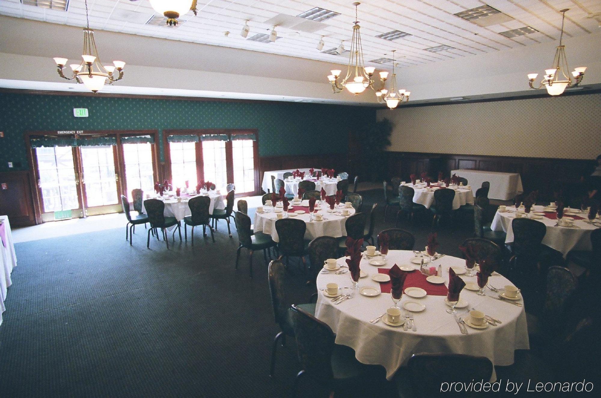 Holiday Inn Selma - Swancourt Екстериор снимка