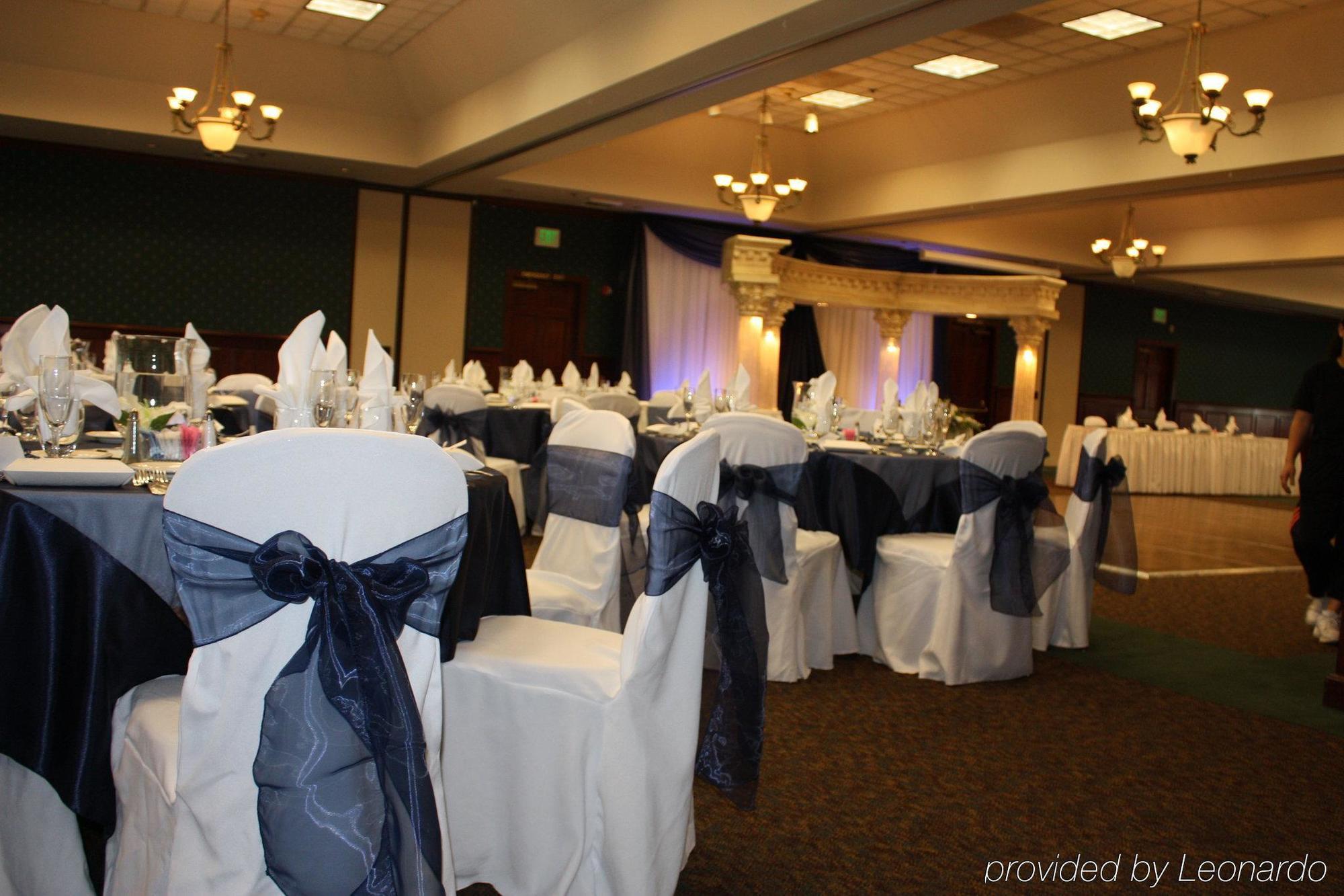 Holiday Inn Selma - Swancourt Екстериор снимка