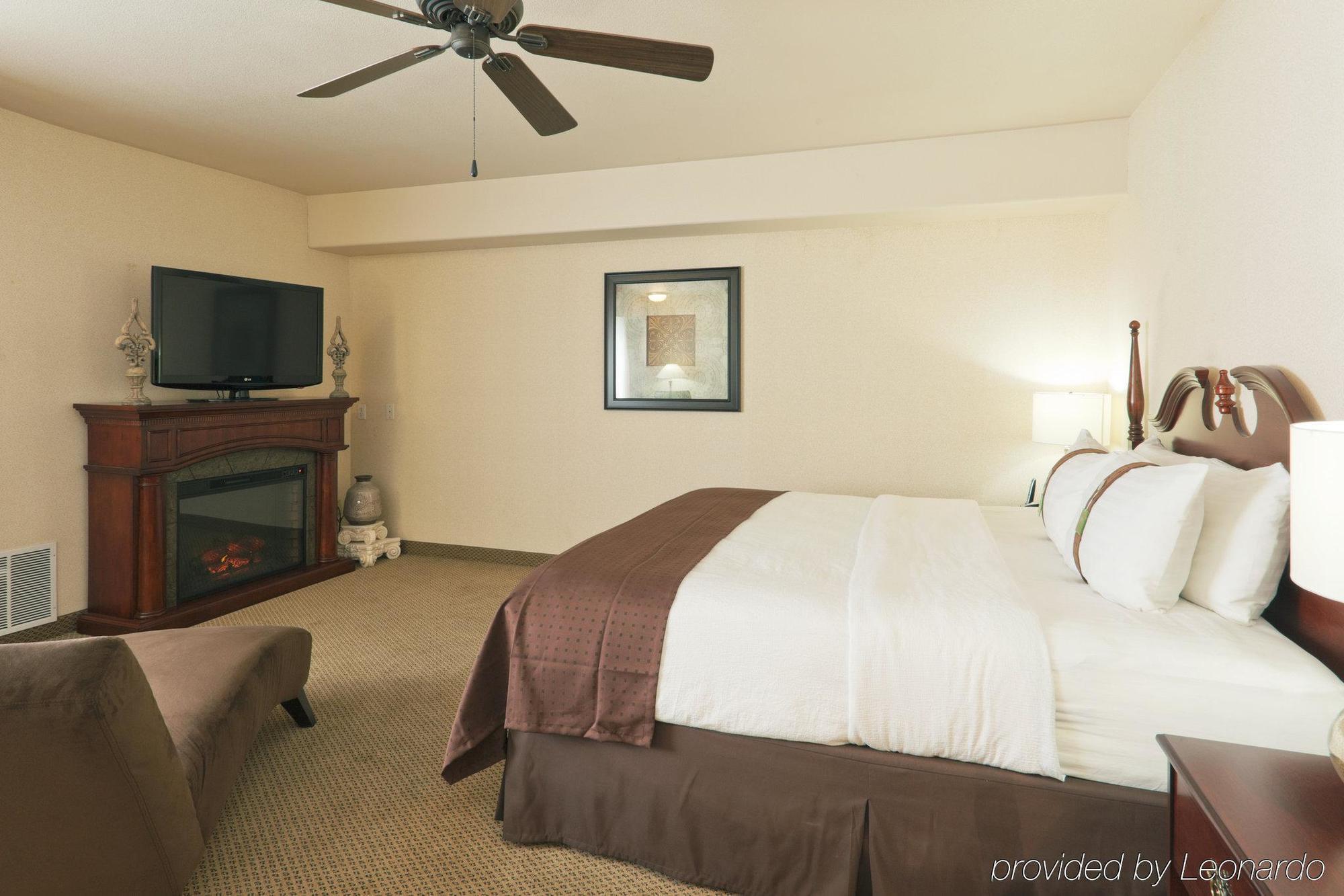 Holiday Inn Selma - Swancourt Екстериор снимка