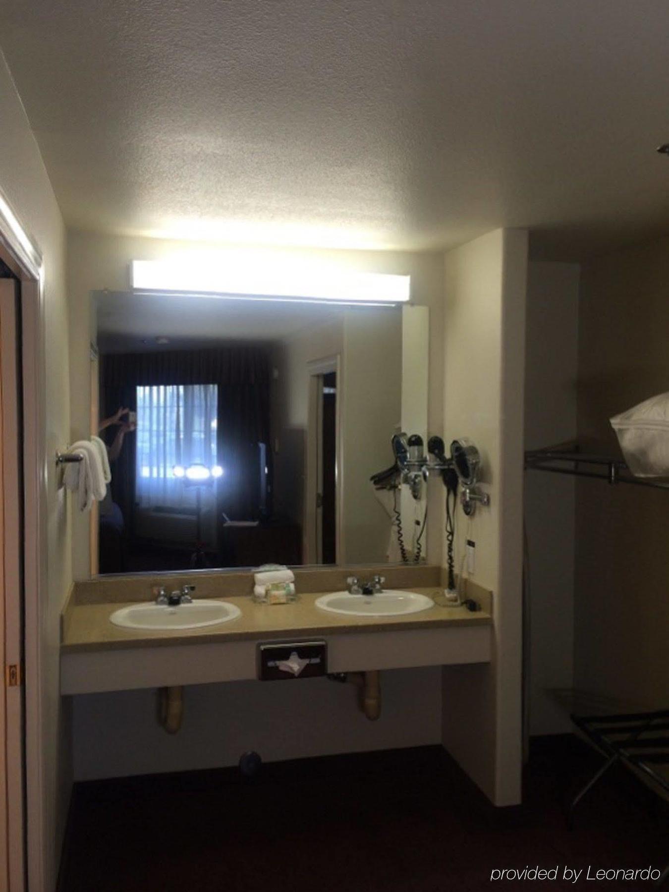 Holiday Inn Selma - Swancourt Екстериор снимка