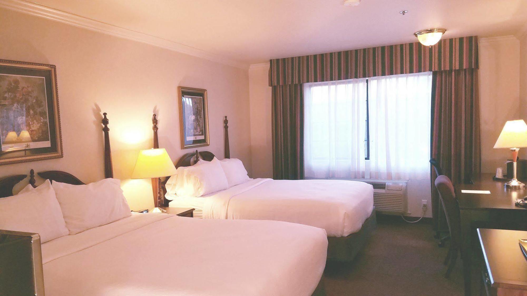Holiday Inn Selma - Swancourt Екстериор снимка